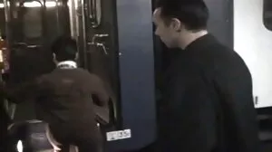 Scarlett aime un gros ballon plutôt que de grosses boules video sexe gratuit francais