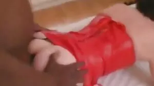 Dame de bureau filmpôrno blonde utilisant ses pieds sexy